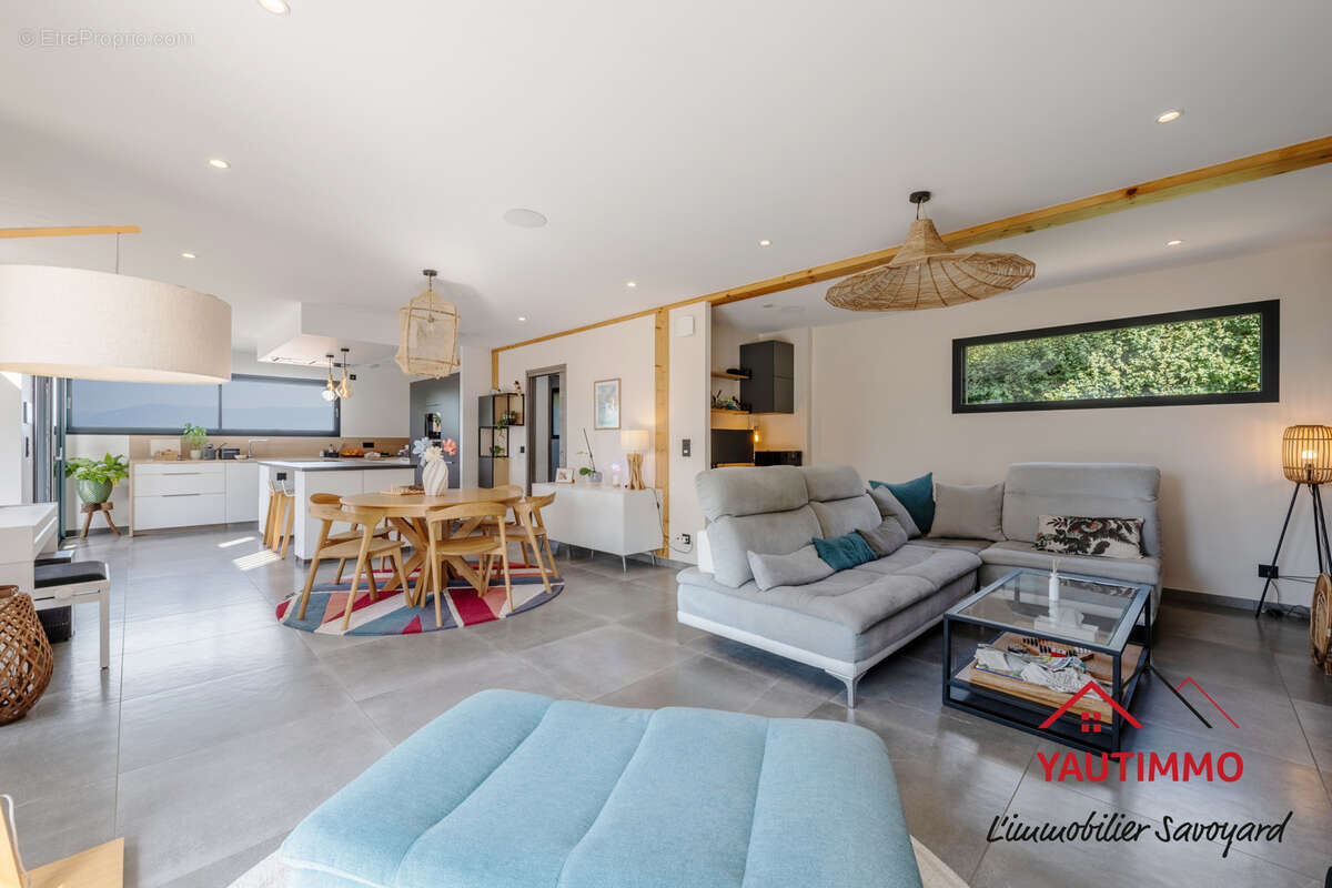 Maison à CRANVES-SALES