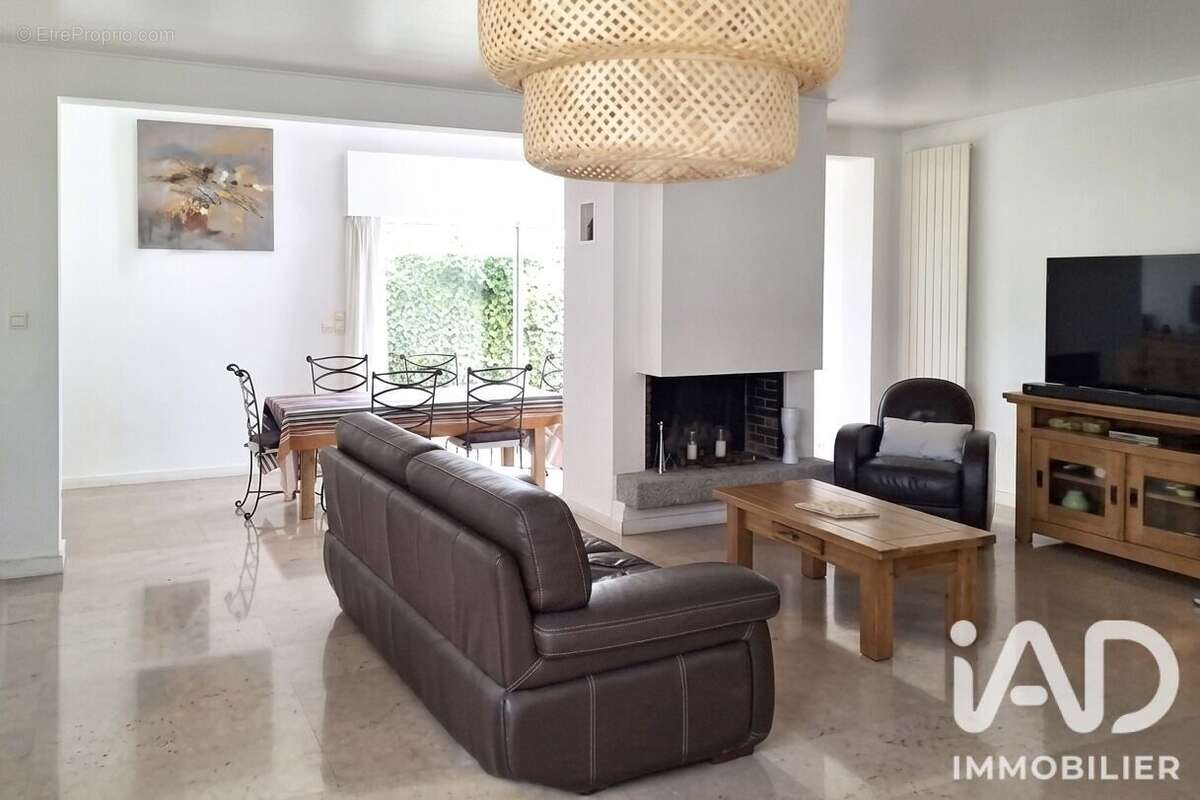 Maison 271 m² à Cahors  - photo 4