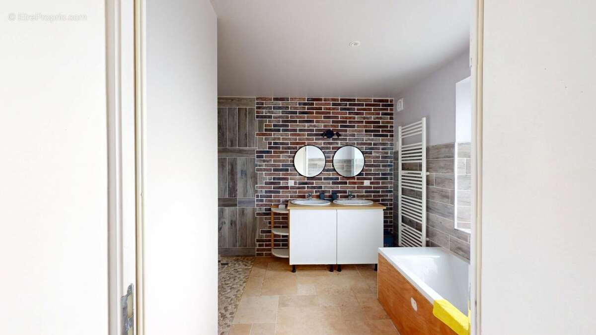 Maison à LA FERTE-MILON