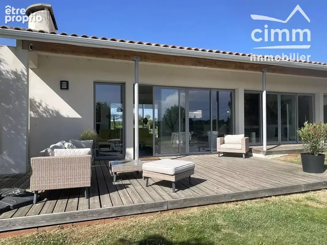 POUCHARRAMET —Villa d'architecte – 160 m² – Piscine – Parc de 3 500 m² – Vue campagne, lac et Pyrénées - photo 16