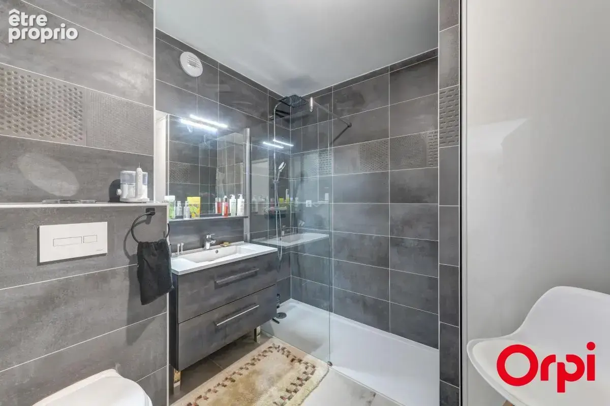 Appartement T2 de 40 m2 avec balcon et garage  À Vendre - photo 12