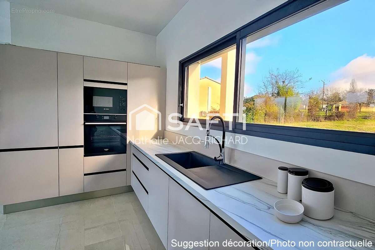 Maison 150 m² à Queyssac  - photo 4