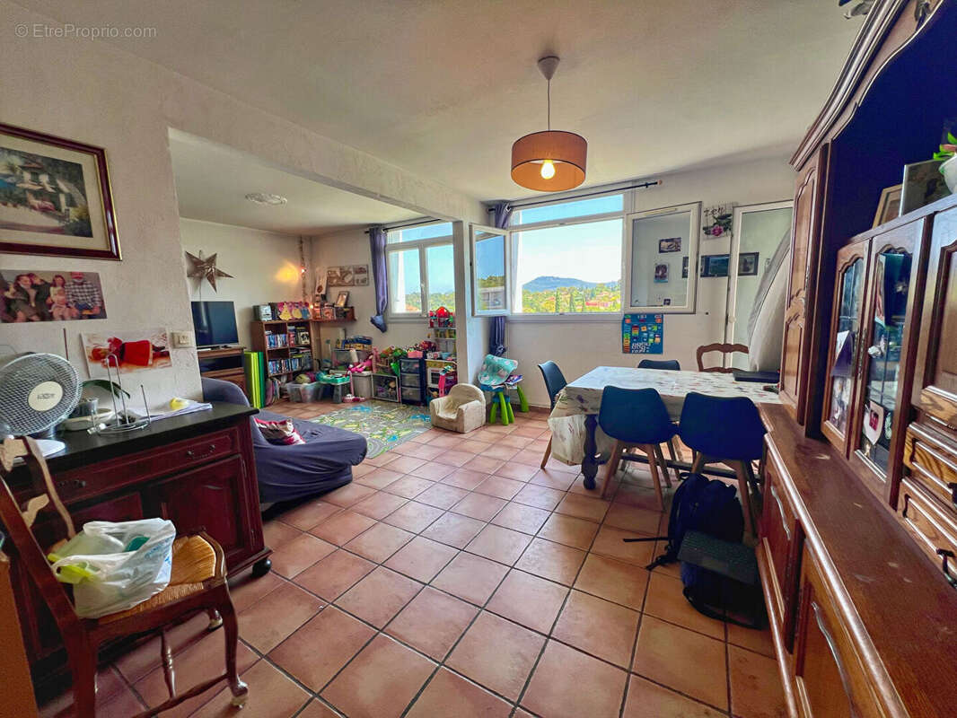 Appartement Le Pradet 4 pièce(s) 75 m2 - photo 2