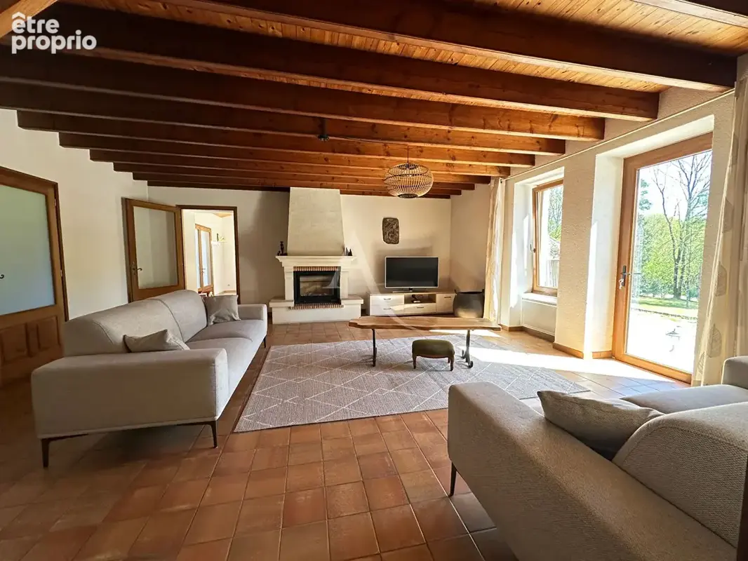 Maison en pierre de 222m² à vendre en campagne à proximité d'AIZENAY avec piscine et grange - photo 3
