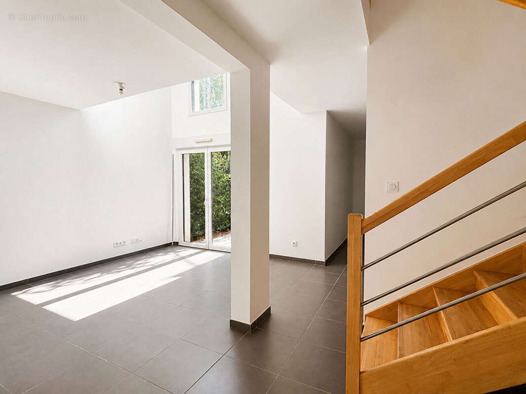 Maison Lambesc 66 m2 avec garage dans résidence sécurisée - photo 3