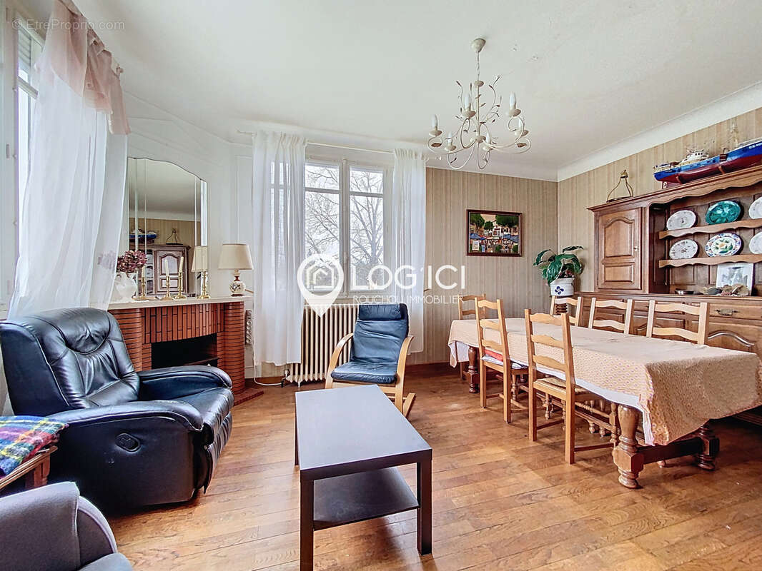 Maison à LEMBEYE