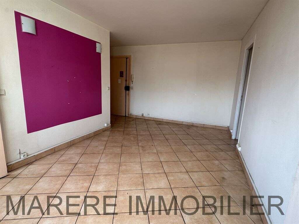 Appartement F2 Père Lachaise, 5ème étage, très lumineux, à rafraichir - photo 2