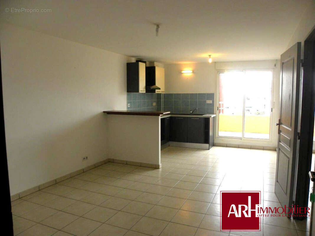 Appartement 38 m² à Saint-Denis  - photo 6