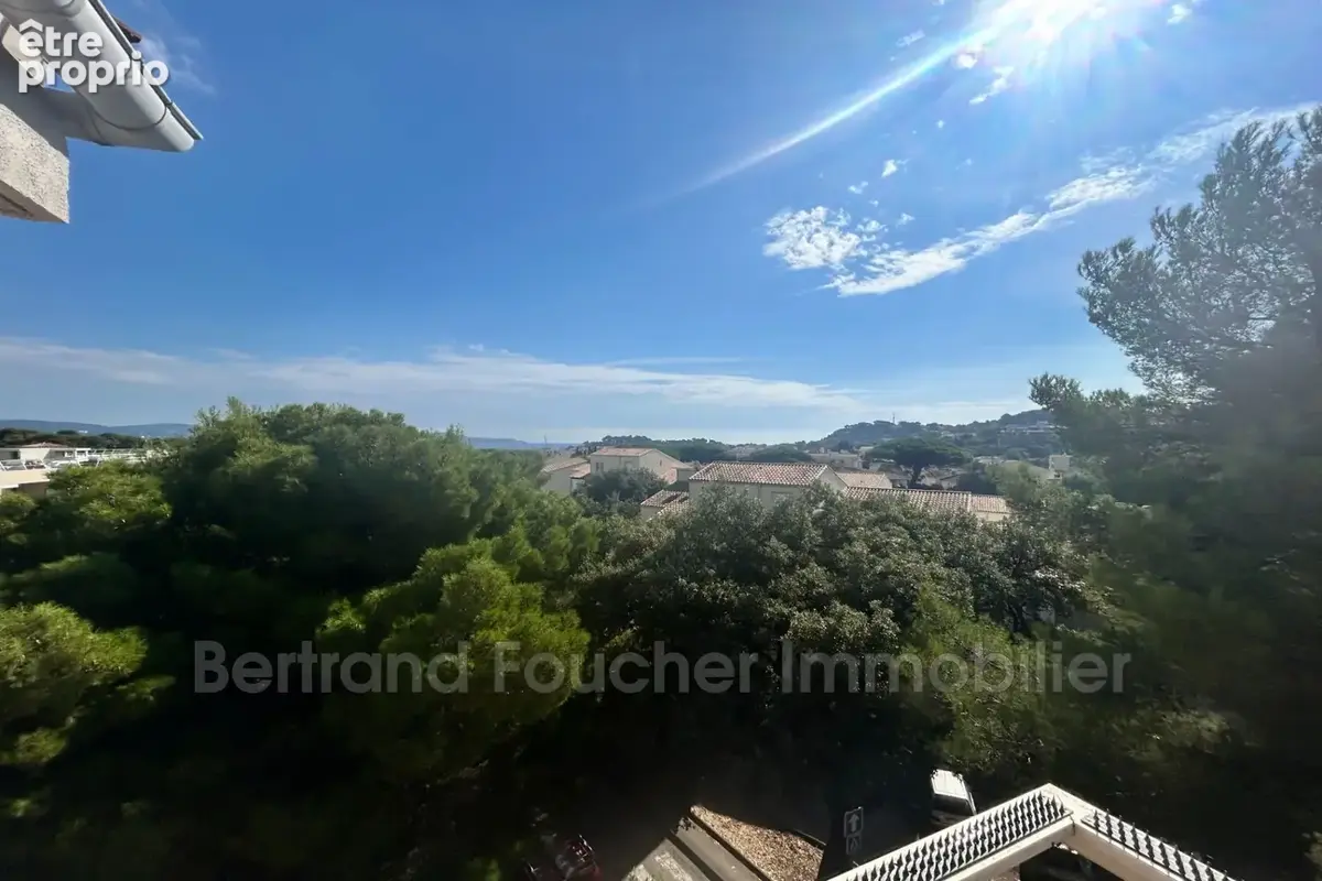 Appartement 4 pièces 61 m² à vendre à Cavalaire-Sur-Mer (83240) - photo 2