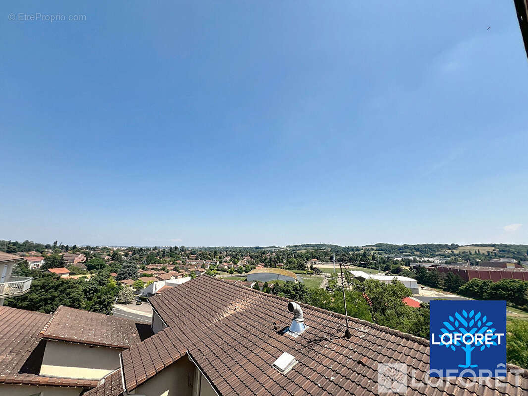 Appartement à SAINT-GENIS-LAVAL