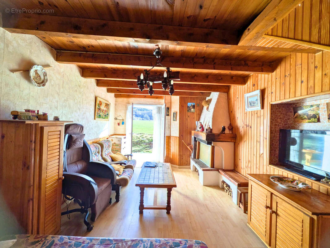Maison à FOREST-SAINT-JULIEN