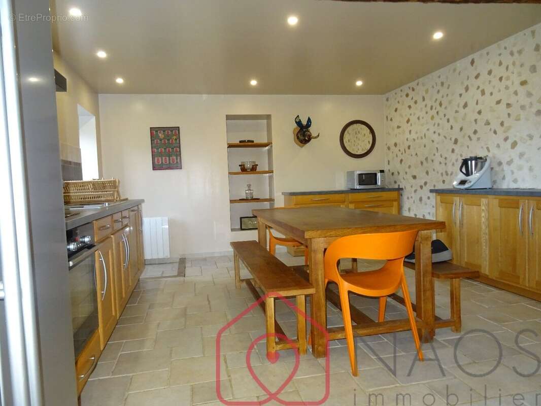 Maison à IVOY-LE-PRE