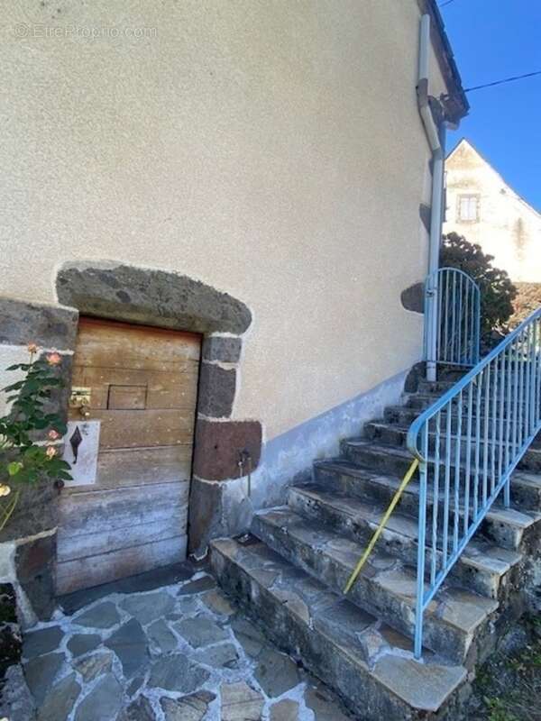 Maison de campagne  à vendre 3 pièces proche de Salers (15) - photo 13