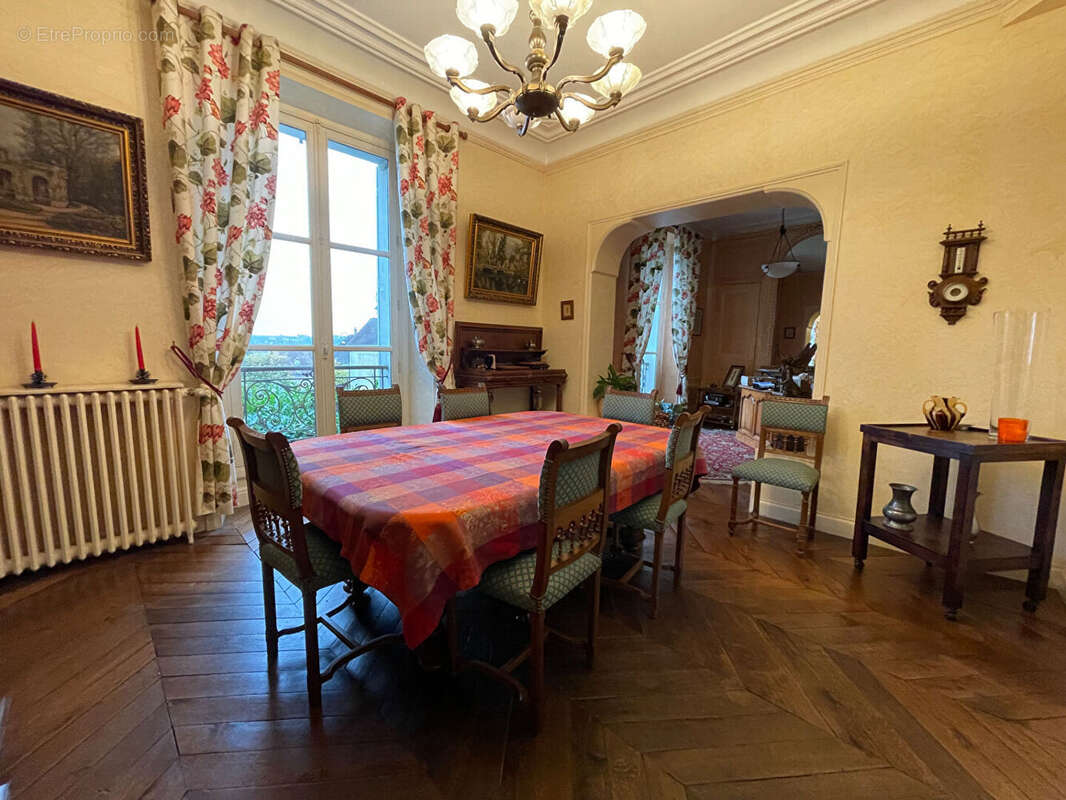 Maison à COULOMMIERS