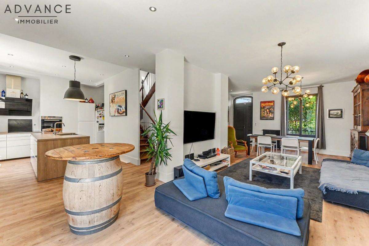 ROSERAIE - Magnifique Toulousaine d'environ 140m² avec garage - photo 4
