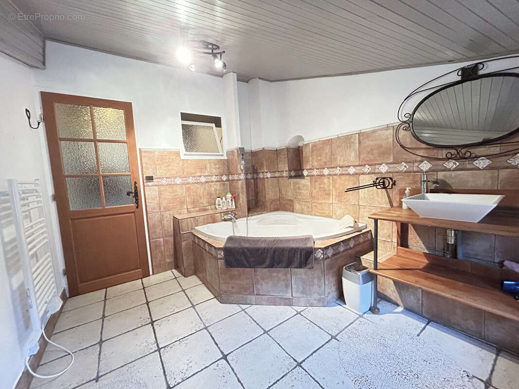 Maison à CORNEILHAN