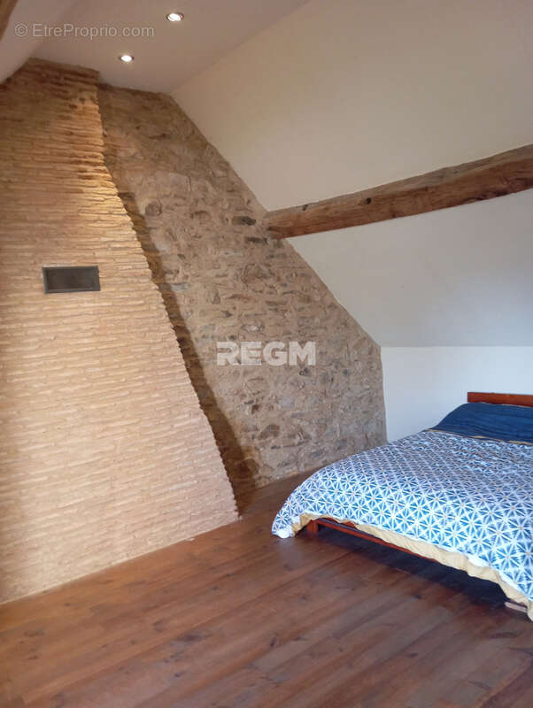 Maison à POULIGNY-NOTRE-DAME