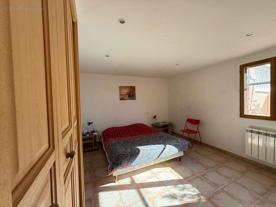 Maison à LES ISSAMBRES