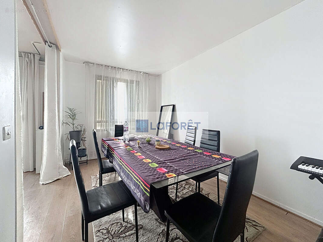 Appartement à SARTROUVILLE