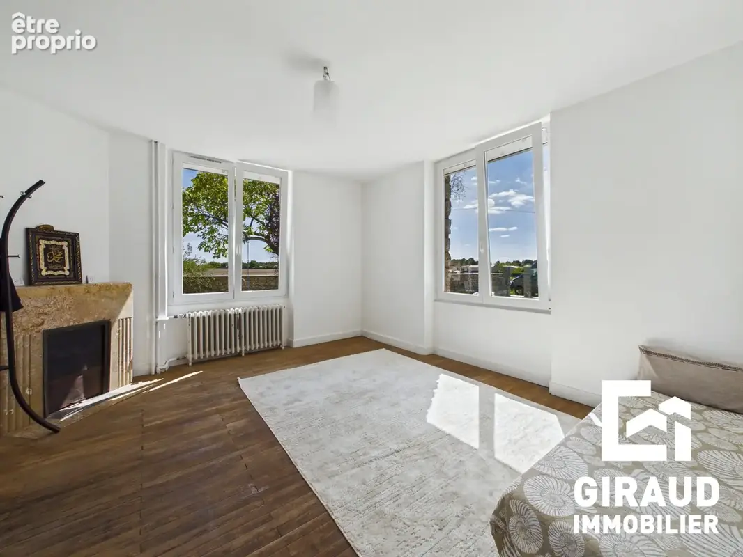 Maison 9 pièces 314 m² à vendre à Fontenay-Le-Comte (85200) - photo 4