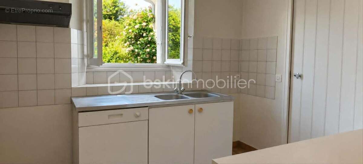 Maison en pierre de 150 m2 avec dépendances - photo 7