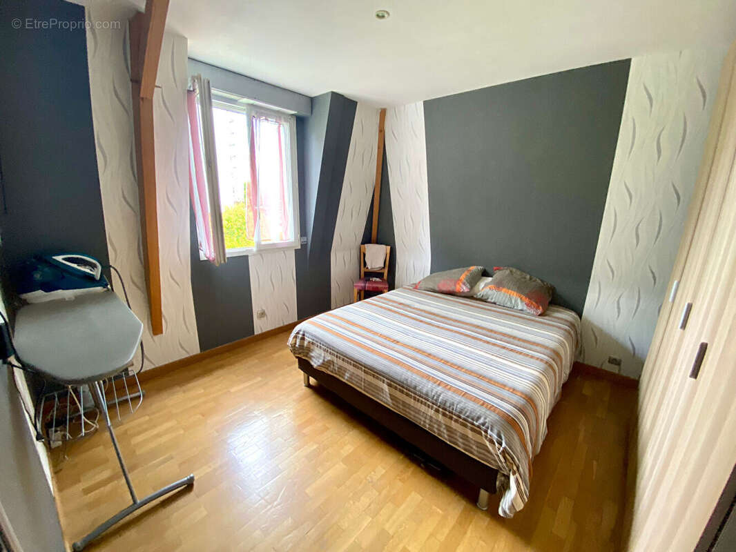 Maison à SARTROUVILLE