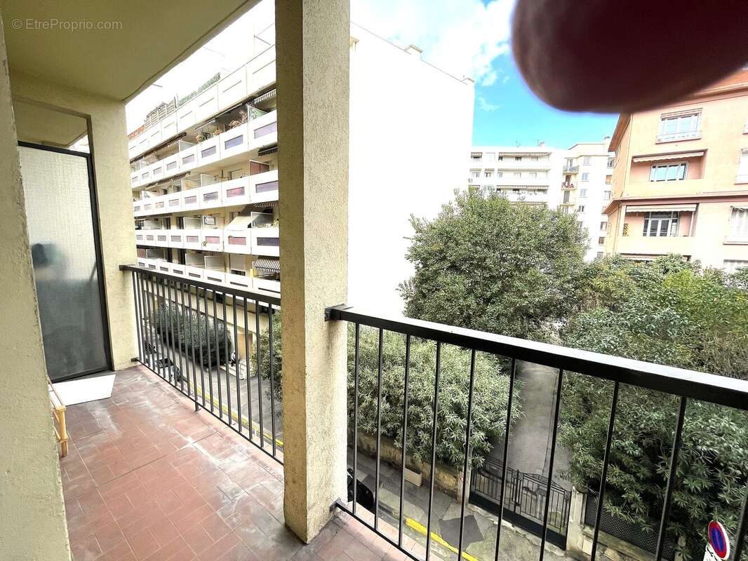 Agreable F2 Sur Toulon Champ De Mars - photo 4