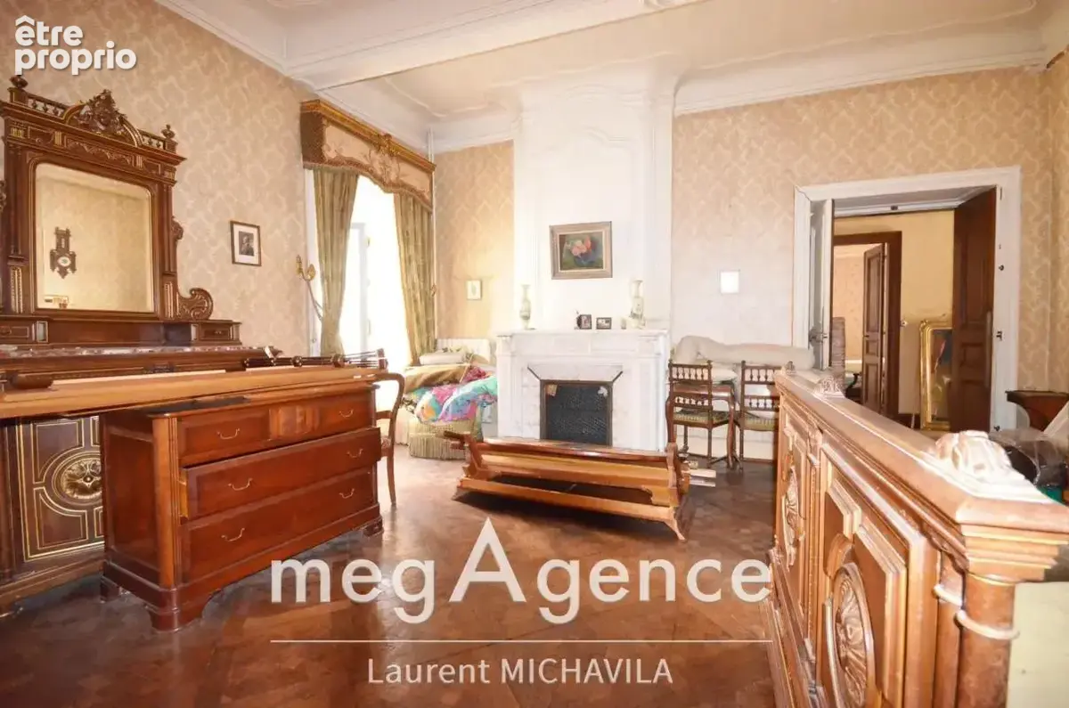 Maison de maître exceptionnelle de 300m2 avec jardin sur une parcelle de 536m2 à restaurer - photo 2
