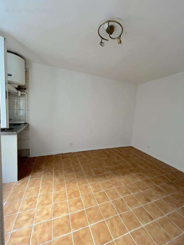 Paris 9 - quartier saint georges - studette de 14m² - photo 10