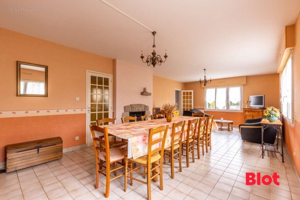 Maison à LE THEIL-DE-BRETAGNE