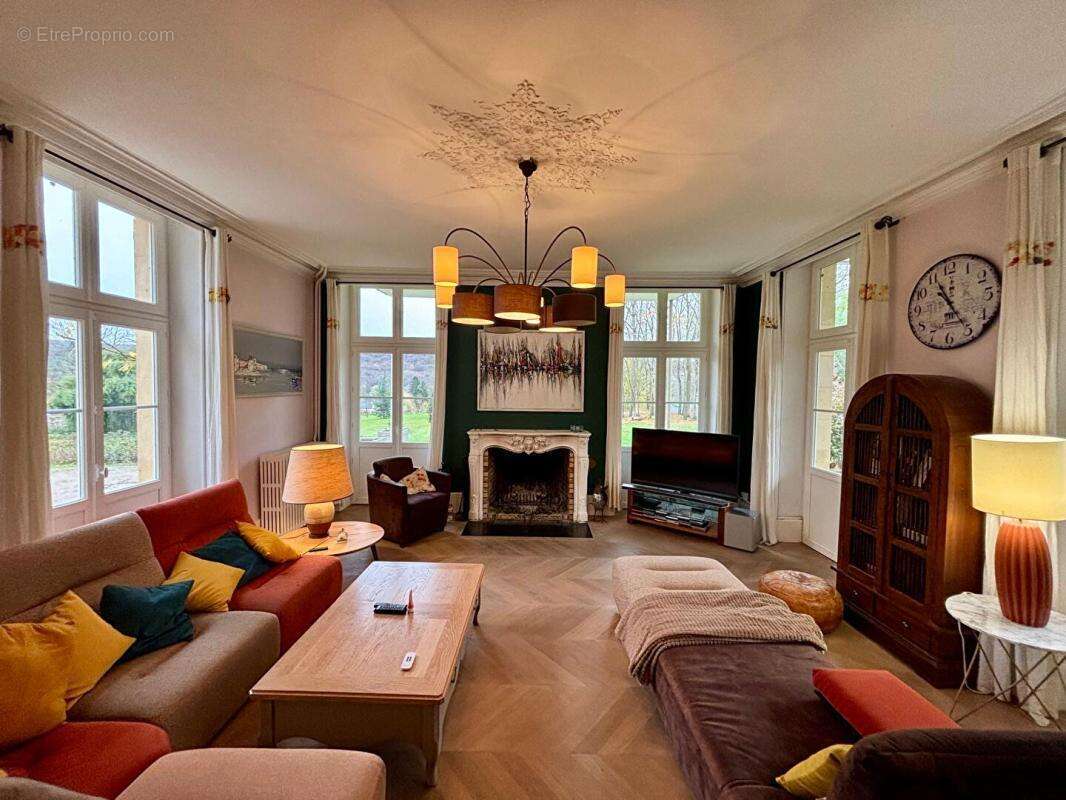 Manoir d'Exception à Sichamps - Charme, Élégance et Parc Arboré de 28 295 m² - photo 4