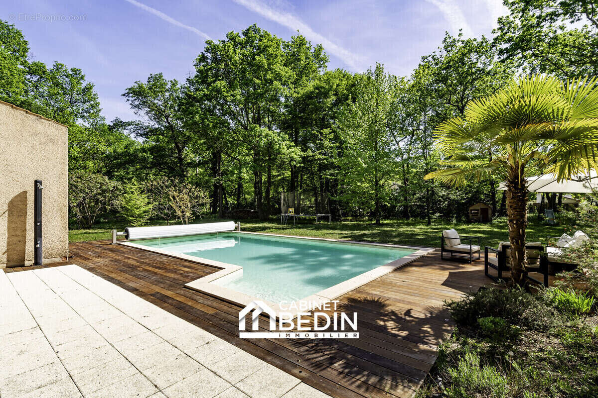 Maison 217 m² à Pugnac  - photo 8
