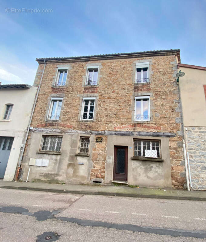 Appartement à SAINT-GERMAIN-LAVAL