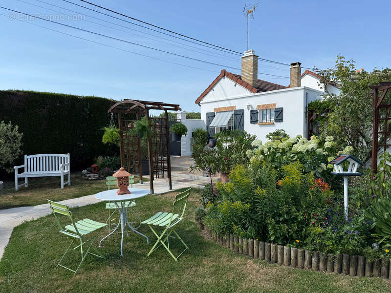Maison à MERU