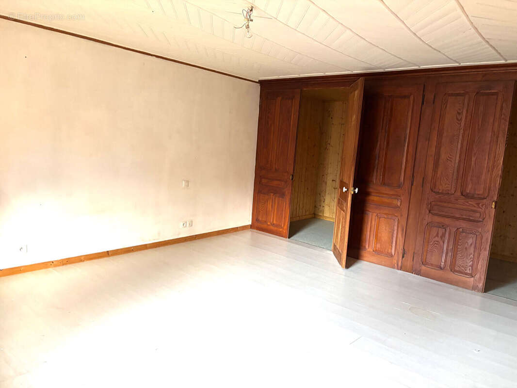 Maison à CHAPELLE-D&#039;HUIN