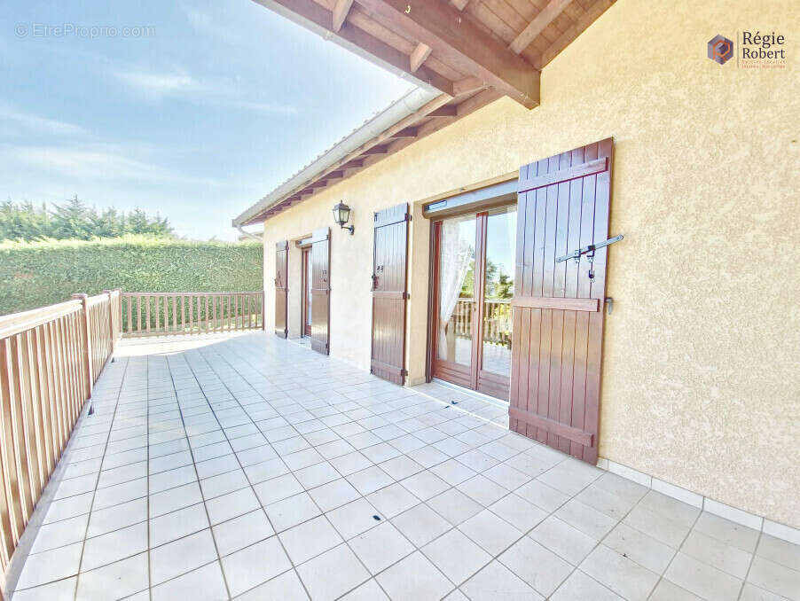 Maison à LACHASSAGNE