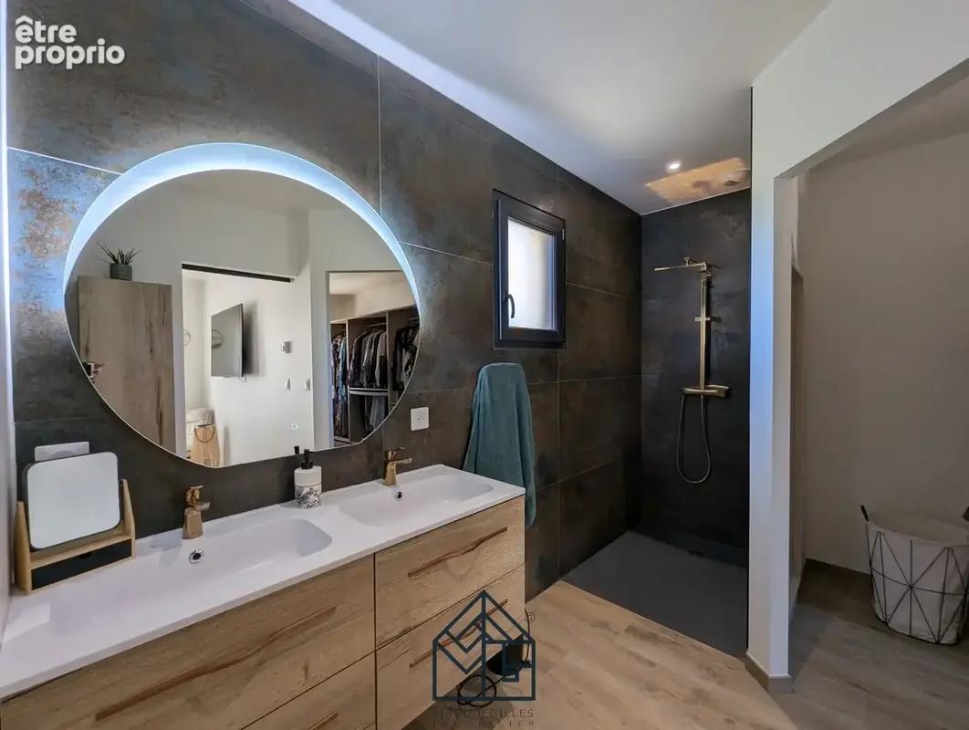Maison contemporaine récente, performante et parfaitement équipée, à découvrir à Ouches. - photo 13