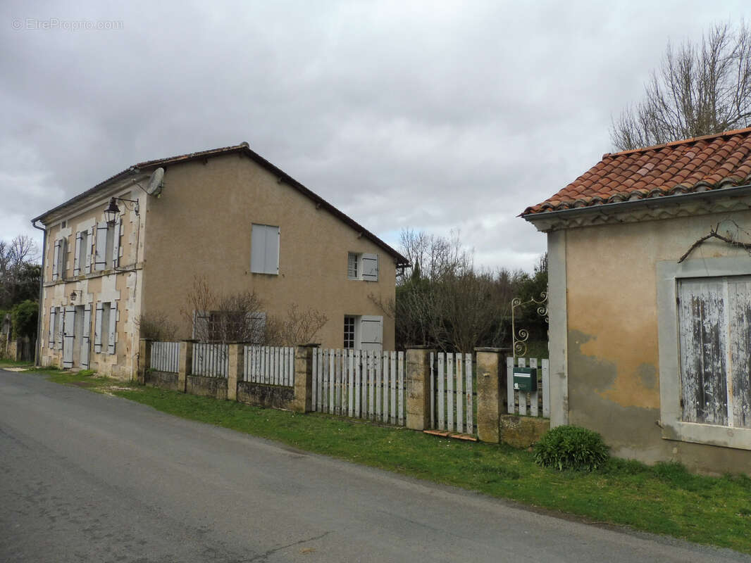 Dans un petit village de la double - photo 2