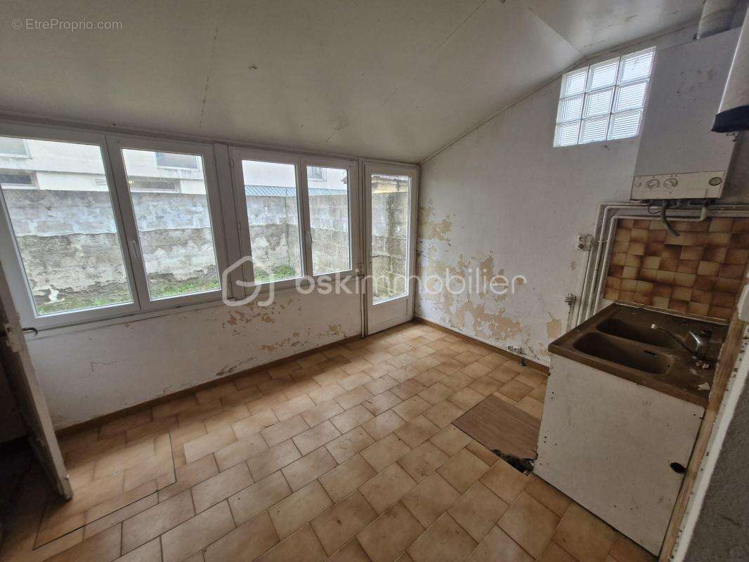 Maison de ville de 118m2/Immeuble de rapport à Sainte-Foy-La-Grande à rénover - photo 7