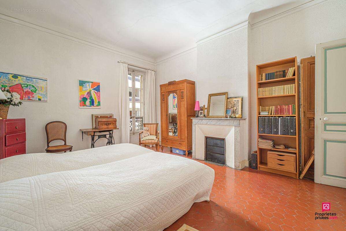 Appartement à MARSEILLE-6E