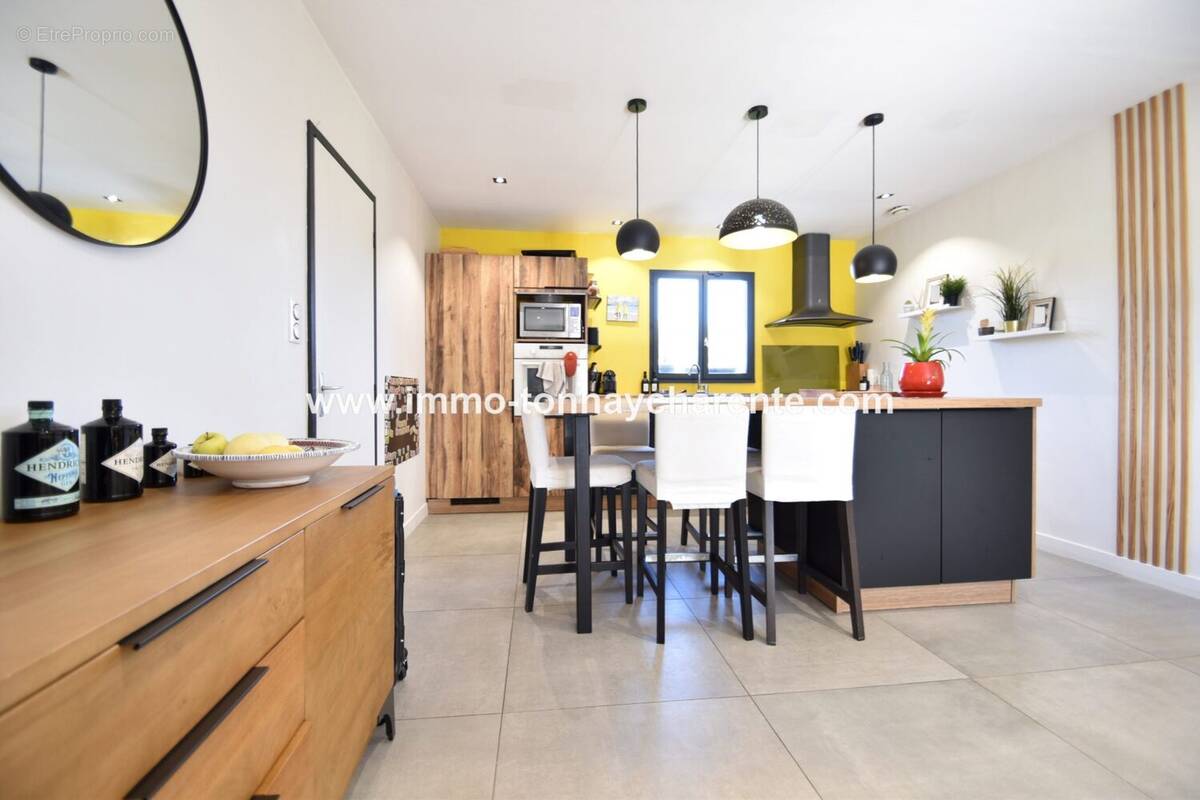 Maison à TONNAY-CHARENTE