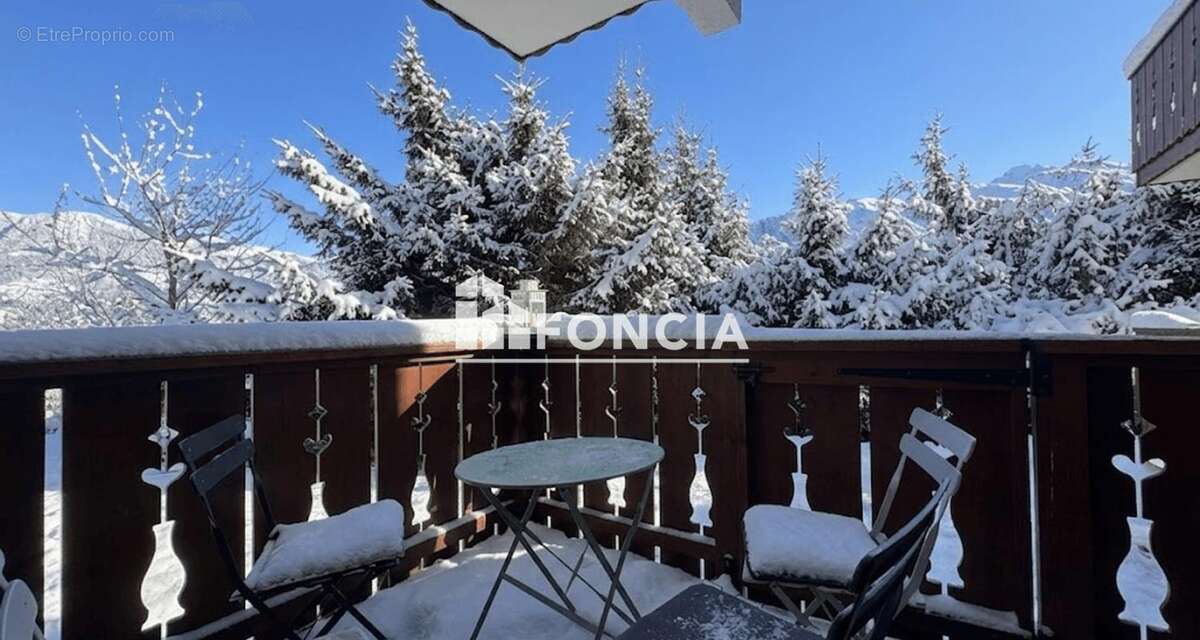 Appartement à LES ALLUES
