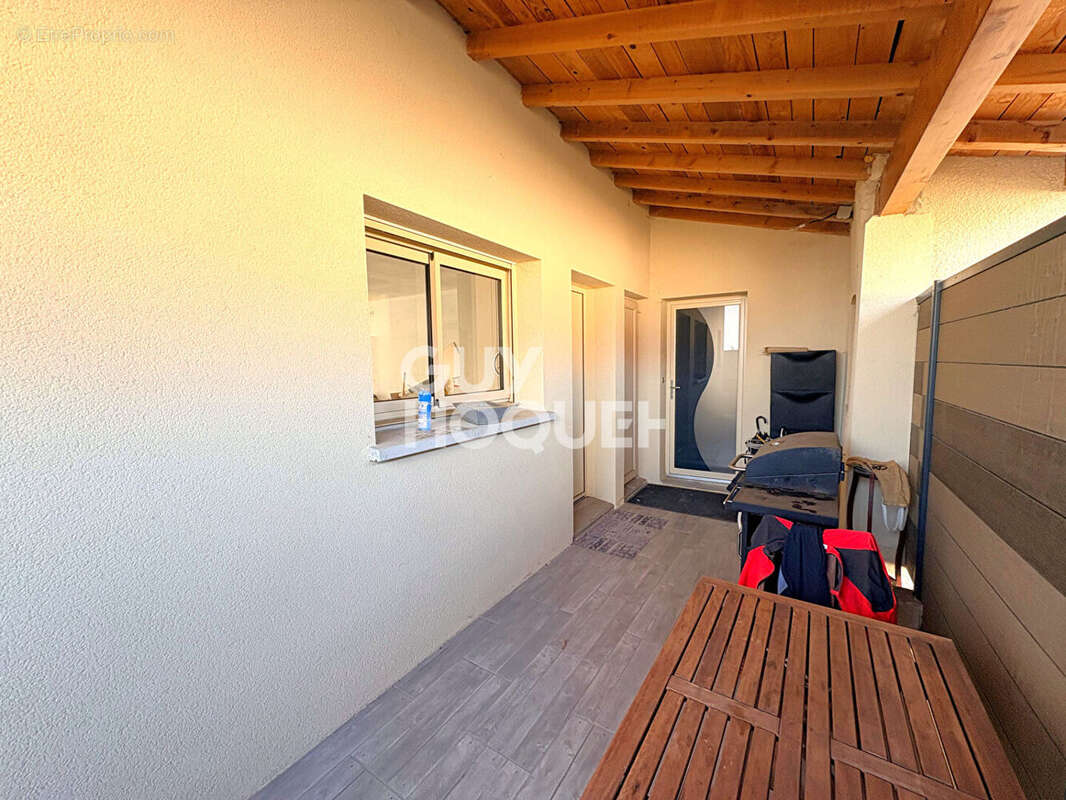 Appartement à PRECIEUX