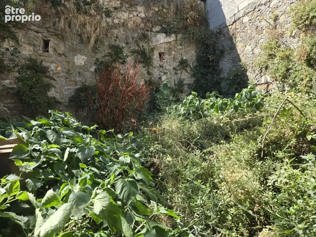 Maison à rénover avec garage, cour et jardinet - photo 12