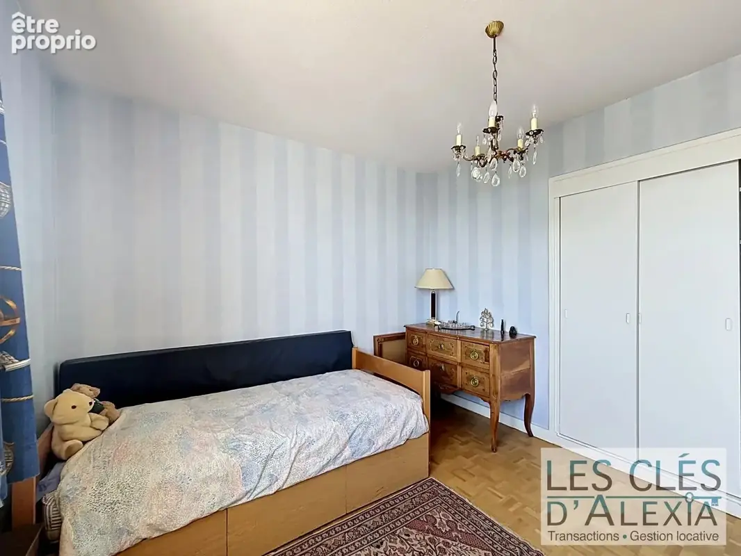 EXCLUSIVITÉ – LES CLÉS D’ALEXIA  Grand T5 de 117 m² – Vue imprenable sur Lyon ! - photo 8
