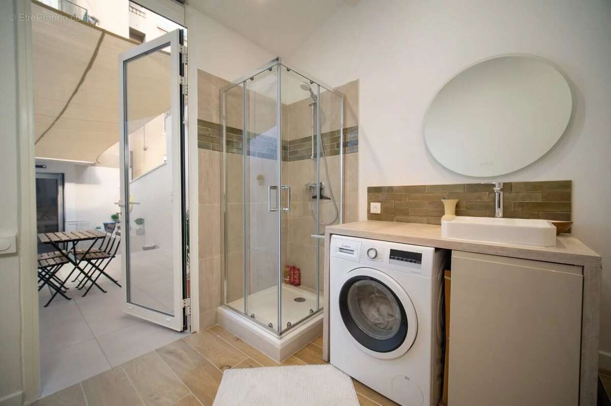 Appartement à MARSEILLE-6E