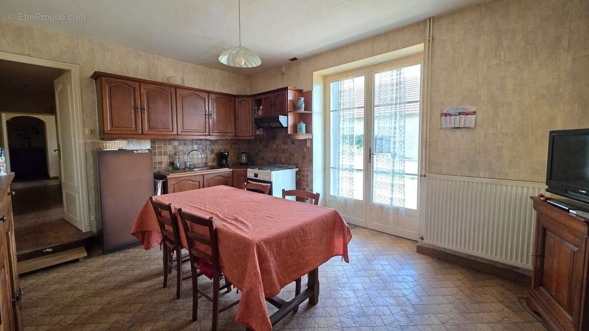 Maison à GIGNY-SUR-SAONE