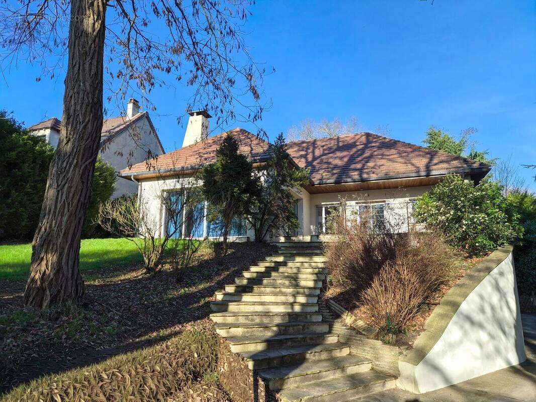 Maison à SAULX-LES-CHARTREUX