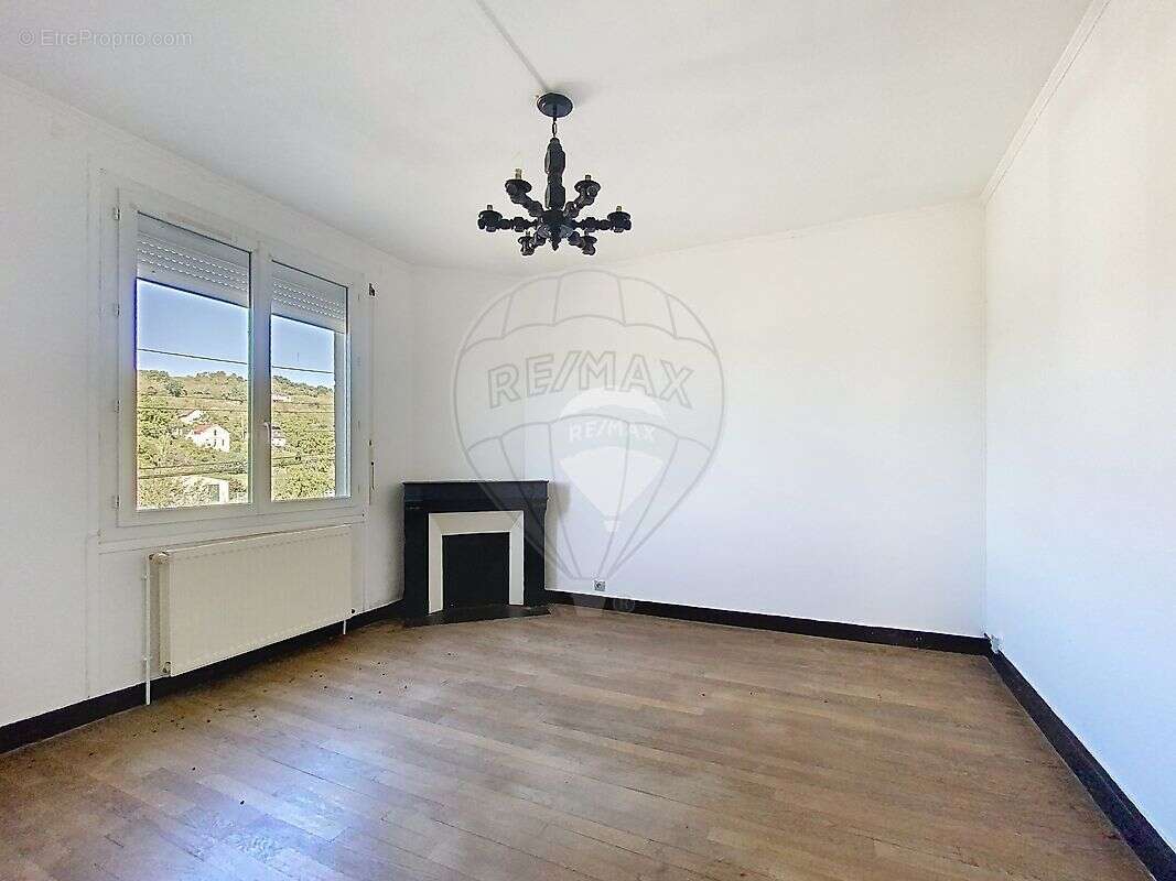 Maison à VILLENEUVE-SUR-YONNE