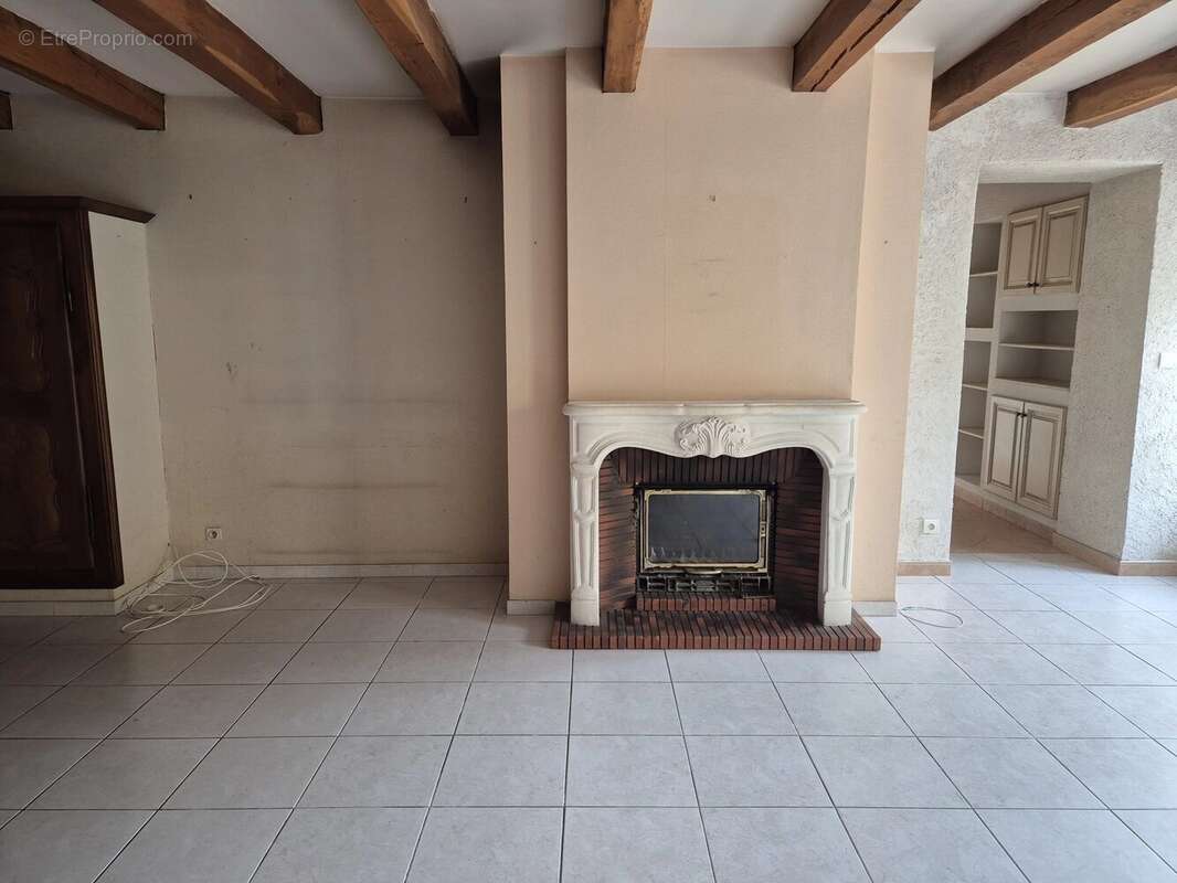 Maison à MONTAIGU-DE-QUERCY